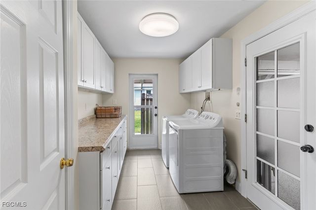 864 S Town And River DR, Fort Myers, FL 33919