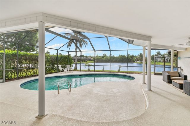 864 S Town And River DR, Fort Myers, FL 33919