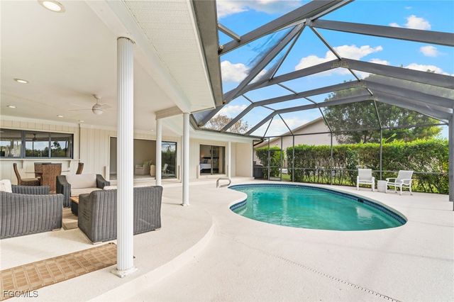 864 S Town And River DR, Fort Myers, FL 33919