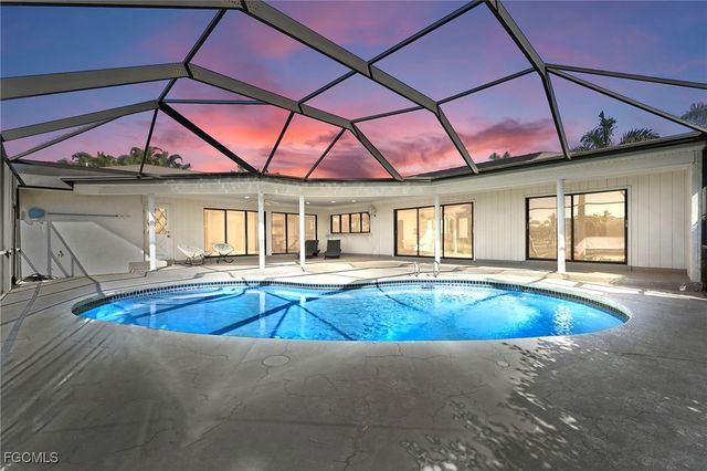 864 S Town And River DR, Fort Myers, FL 33919