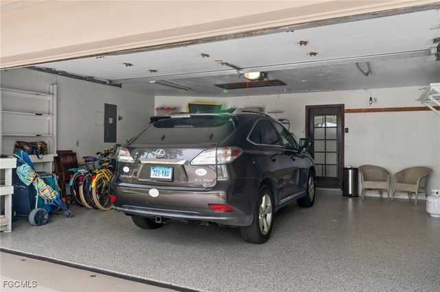 864 S Town And River DR, Fort Myers, FL 33919