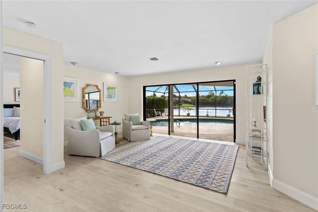 864 S Town And River DR, Fort Myers, FL 33919