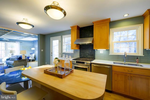 115 LAKESIDE DR, Greenbelt, MD 20770