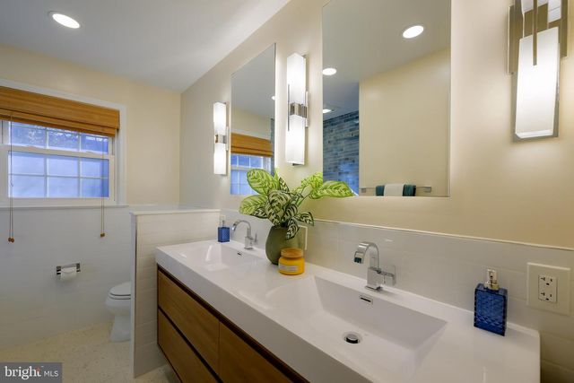 115 LAKESIDE DR, Greenbelt, MD 20770