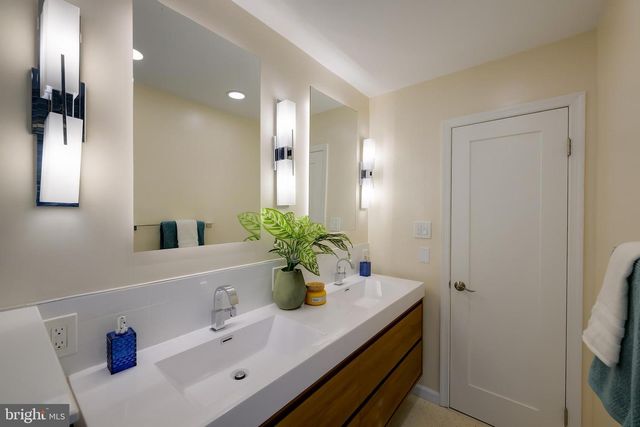 115 LAKESIDE DR, Greenbelt, MD 20770