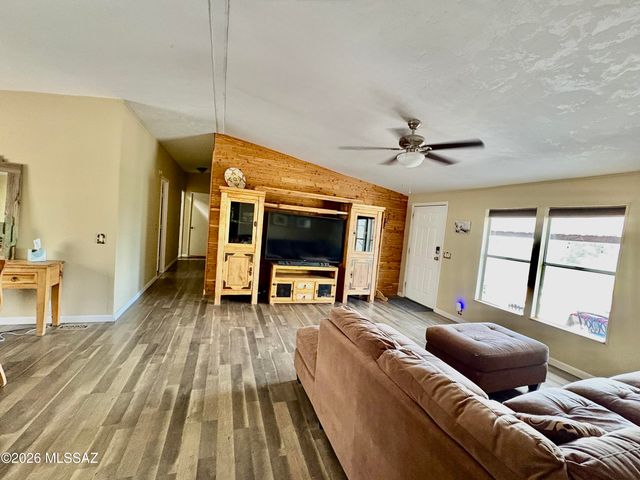 13770 E Fire Dancer Road, Vail, AZ 85641