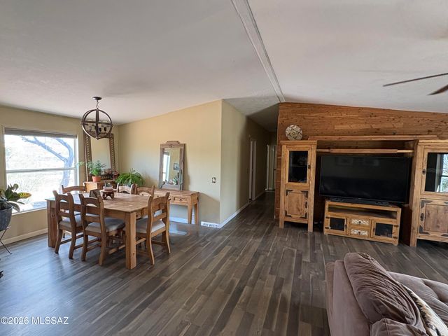 13770 E Fire Dancer Road, Vail, AZ 85641