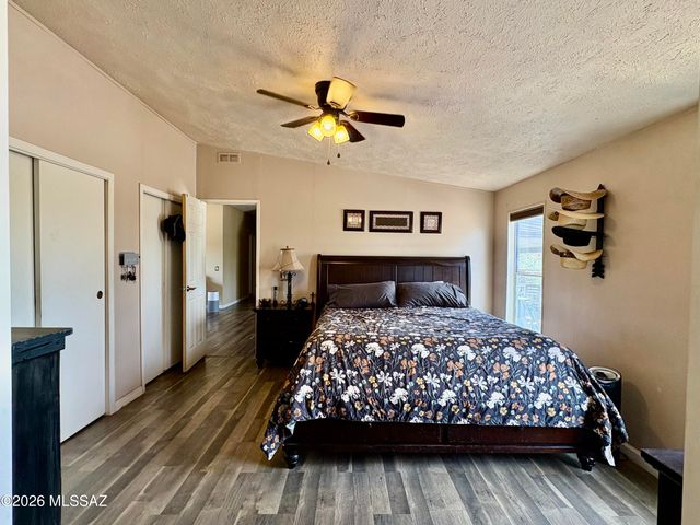 13770 E Fire Dancer Road, Vail, AZ 85641