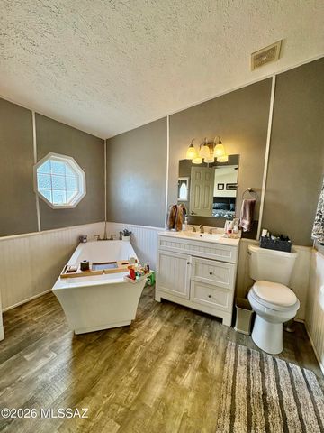 13770 E Fire Dancer Road, Vail, AZ 85641