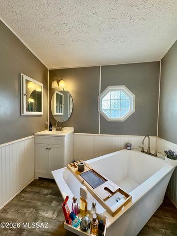 13770 E Fire Dancer Road, Vail, AZ 85641