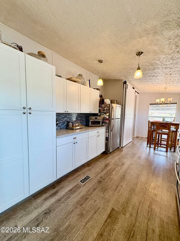 13770 E Fire Dancer Road, Vail, AZ 85641