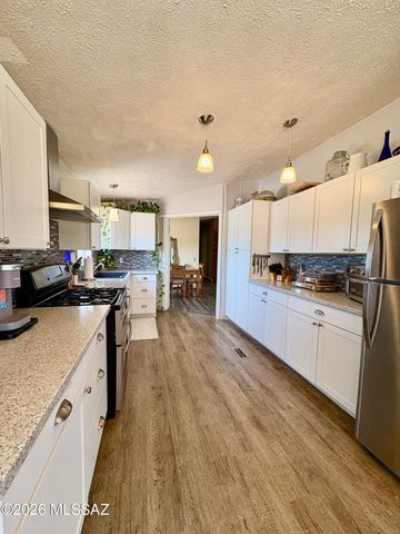 13770 E Fire Dancer Road, Vail, AZ 85641