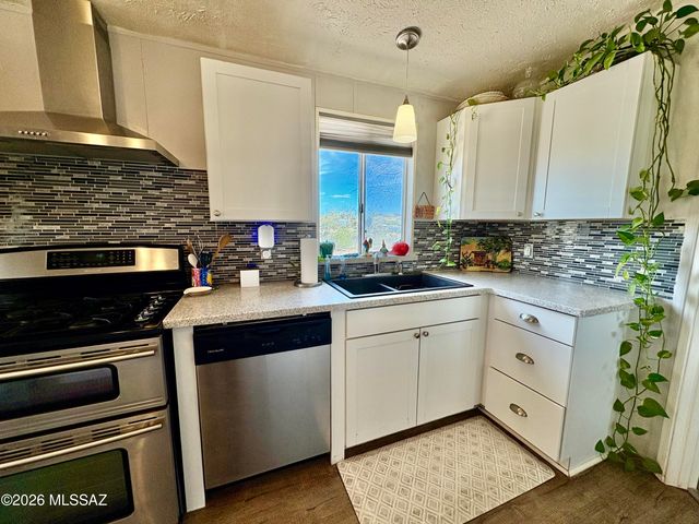 13770 E Fire Dancer Road, Vail, AZ 85641