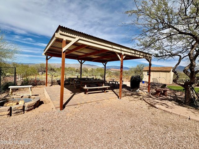 13770 E Fire Dancer Road, Vail, AZ 85641