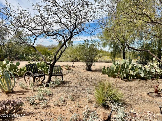 13770 E Fire Dancer Road, Vail, AZ 85641