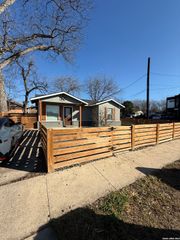 835 Indiana, San Antonio, TX 78210