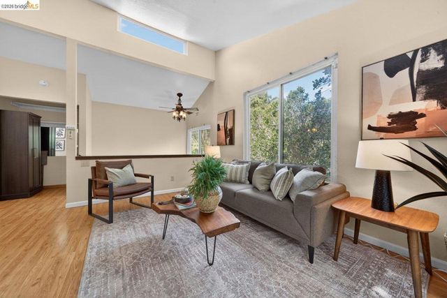 5400 Mountain Blvd 120, Oakland, CA 94619