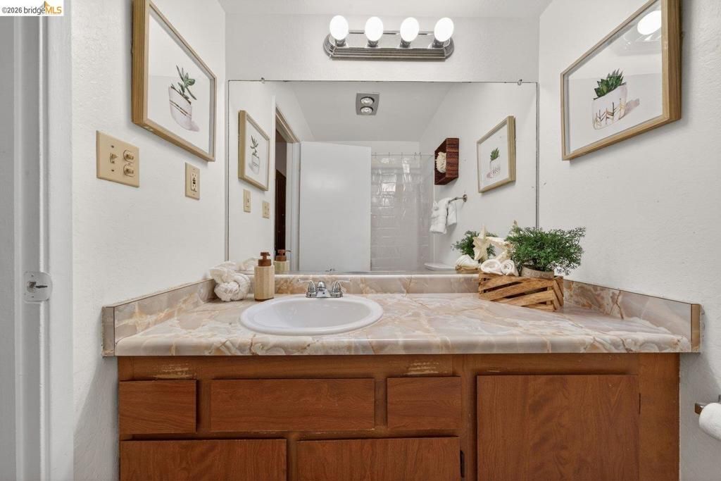 Image 6 of property listing at 5400 Mountain Blvd 120, Oakland, CA 94619