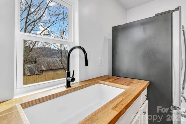 246 Marion Street, Marion, NC 28752