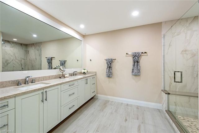 400 Flagship DR 1002, Naples, FL 34108