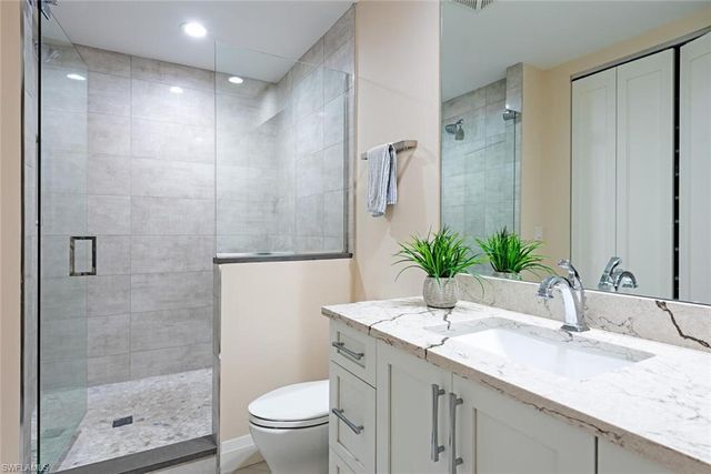 400 Flagship DR 1002, Naples, FL 34108