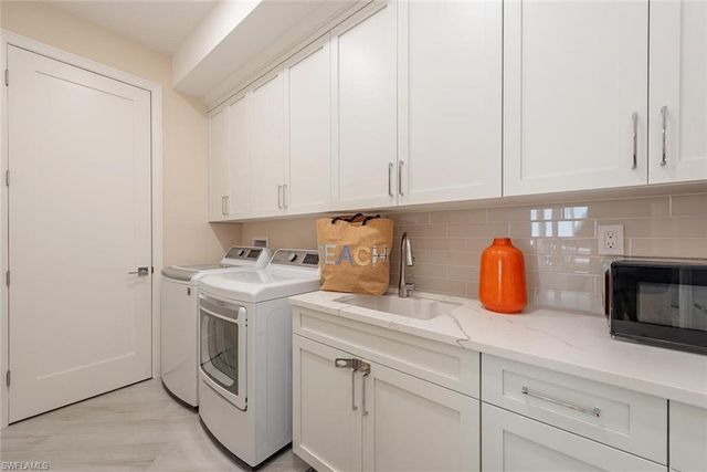 400 Flagship DR 1002, Naples, FL 34108