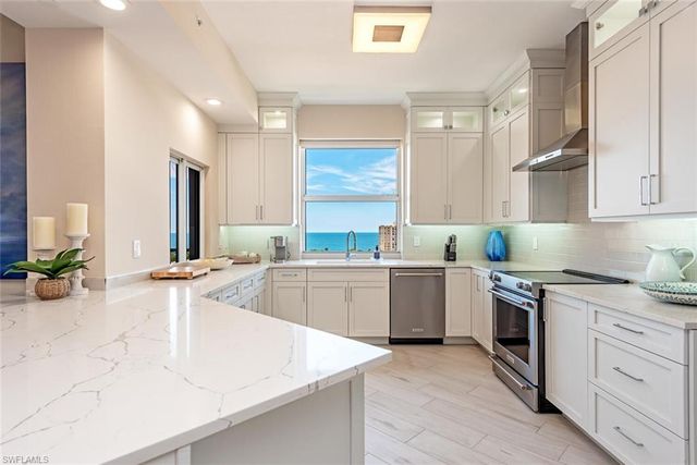 400 Flagship DR 1002, Naples, FL 34108