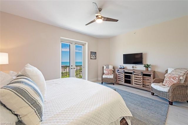 400 Flagship DR 1002, Naples, FL 34108