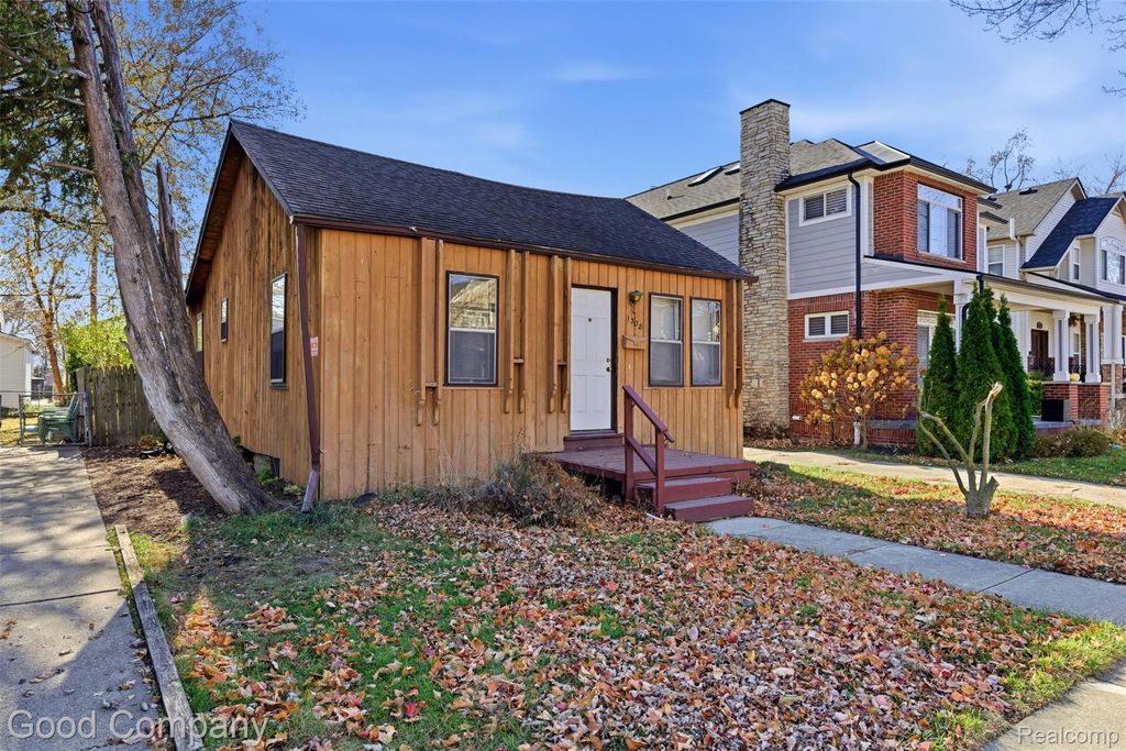 1308 E Lincoln Street, Birmingham, MI 48009