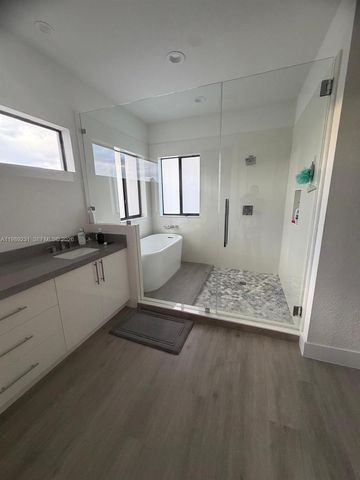 14651 SW 21st St, Miami, FL 33175