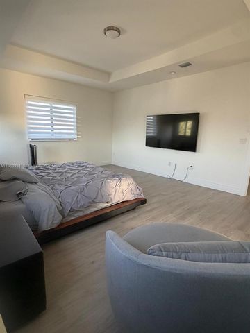 14651 SW 21st St, Miami, FL 33175