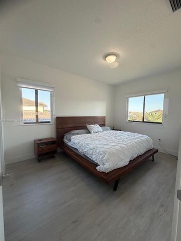 14651 SW 21st St, Miami, FL 33175