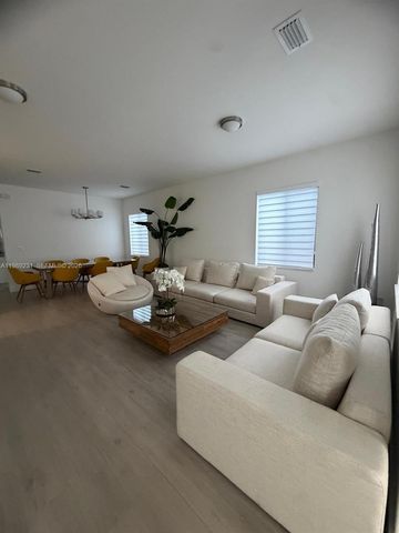 14651 SW 21st St, Miami, FL 33175