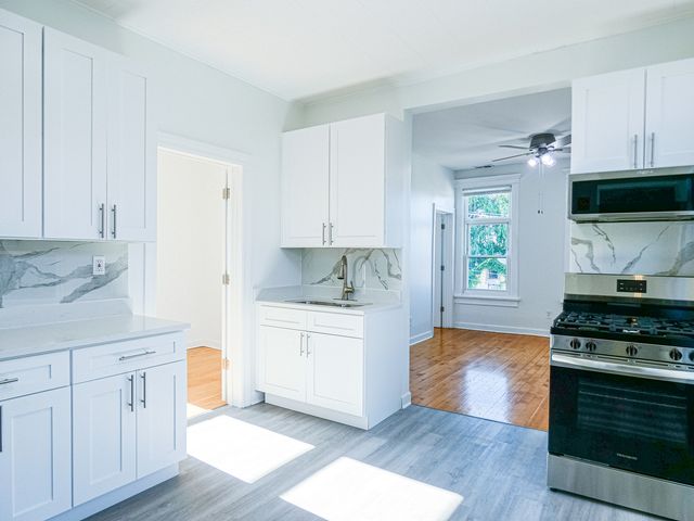 2044 W 19th Street 3R, Chicago, IL 60608