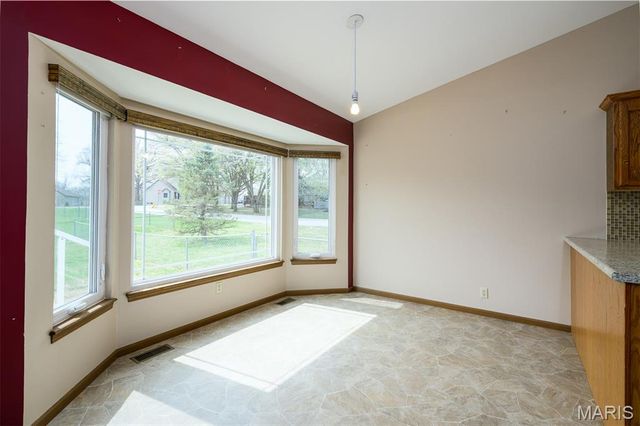 1 Pine Tree Court, St Peters, MO 63376