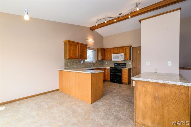 1 Pine Tree Court, St Peters, MO 63376