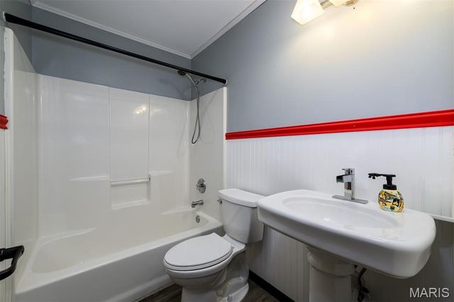 1 Pine Tree Court, St Peters, MO 63376