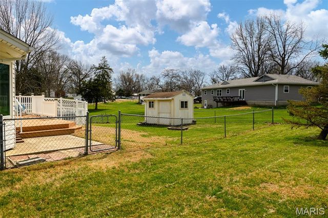 1 Pine Tree Court, St Peters, MO 63376