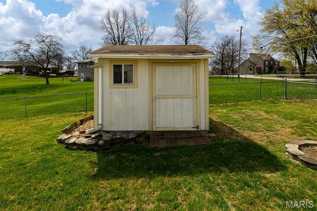 1 Pine Tree Court, St Peters, MO 63376