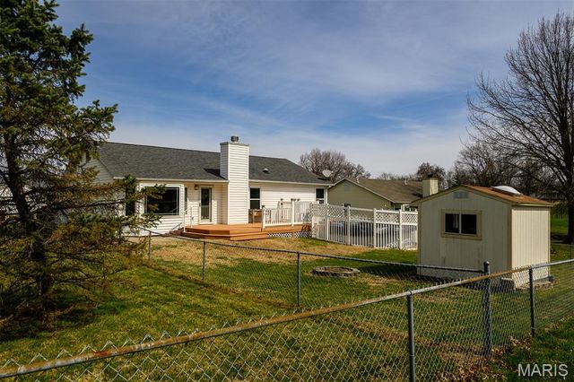 1 Pine Tree Court, St Peters, MO 63376