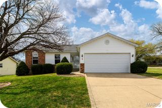 1 Pine Tree Court, St Peters, MO 63376