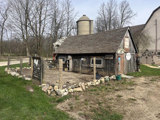 8817 Cedar Sauk ROAD, Saukville, WI 53080