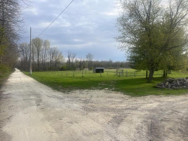 8817 Cedar Sauk ROAD, Saukville, WI 53080