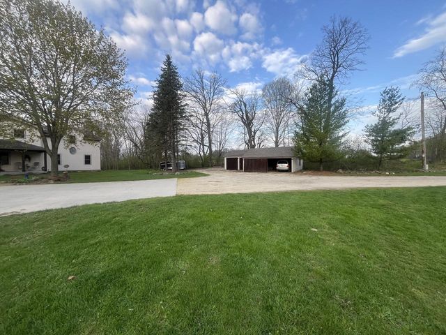 8817 Cedar Sauk ROAD, Saukville, WI 53080