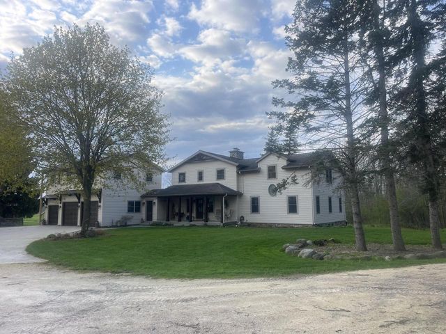 8817 Cedar Sauk ROAD, Saukville, WI 53080