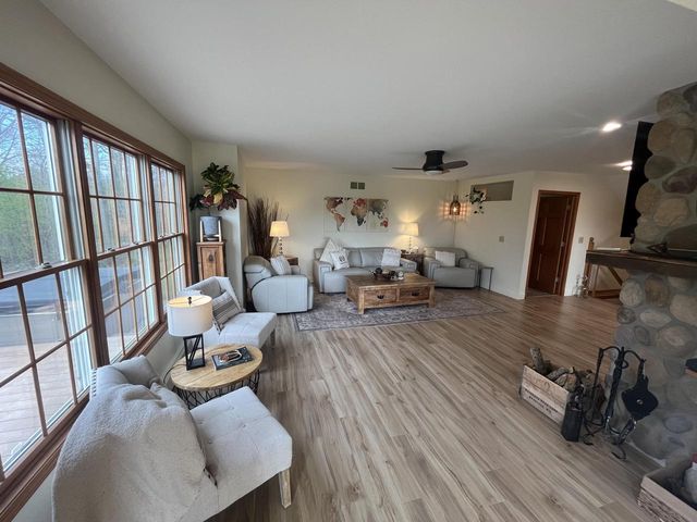8817 Cedar Sauk ROAD, Saukville, WI 53080
