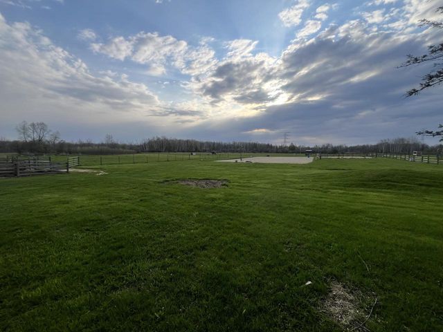 8817 Cedar Sauk ROAD, Saukville, WI 53080