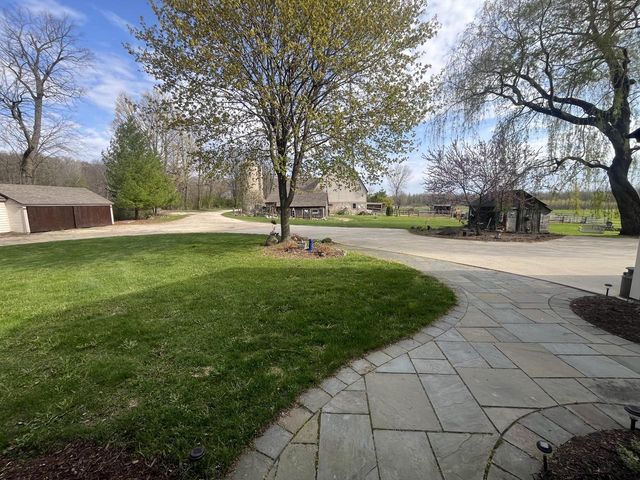 8817 Cedar Sauk ROAD, Saukville, WI 53080
