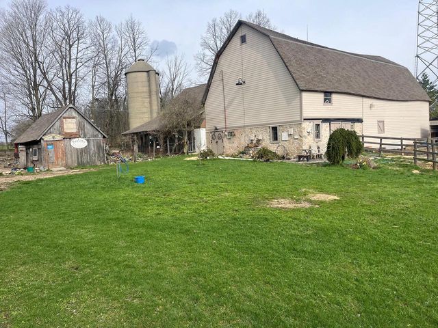 8817 Cedar Sauk ROAD, Saukville, WI 53080