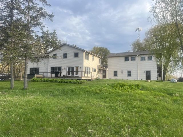 8817 Cedar Sauk ROAD, Saukville, WI 53080